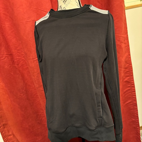 Lululemon running longsleeve shirt with reflectors - Picture 3 of 5